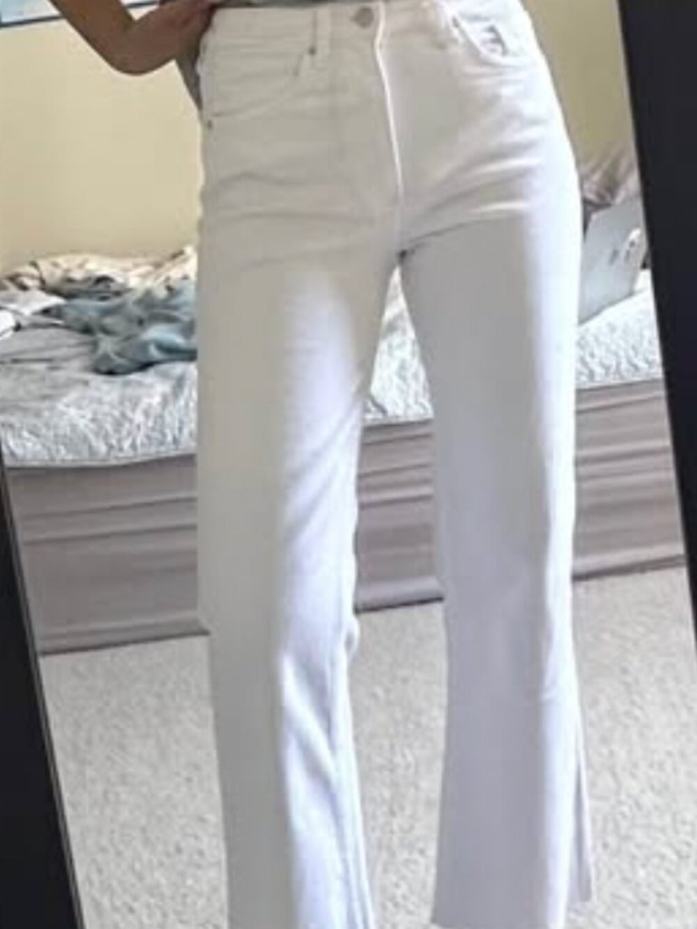 Zara white flare jeans size 4 ( 25-26 size ) NWT